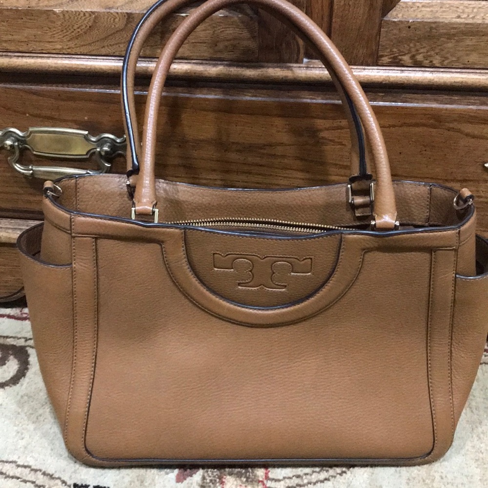 100% Authentic Tory Burch pebbled leather satchel.